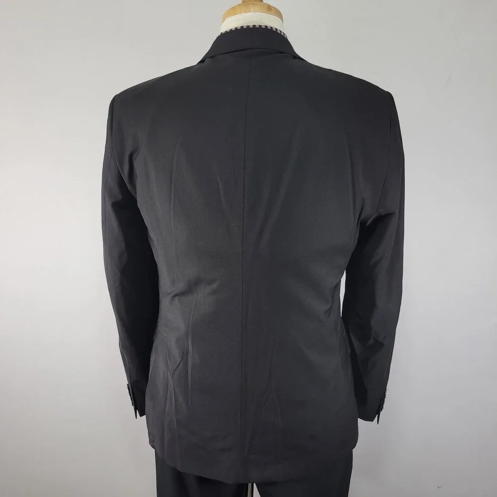 Calvin Klein Men's Sport Coat Blazer Two Button Black Wool Elastane Size 40R‎